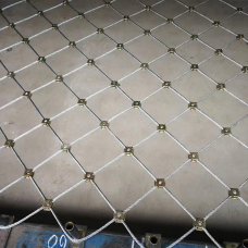 Сетка нержавеющая тросовая со скобочным креплением и ромбической ячейкой Н2 7х7 AISI 304 25х43х1 мм