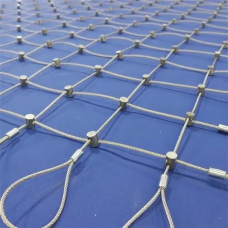 Сетка нержавеющая тросовая со скобочным креплением и квадратной ячейкой Н3 7х7 AISI 316 20х20х1 мм