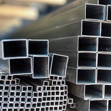 Труба нержавеющая квадратная электросварная прямошовная 03Х17АН9 10х10х1,2 мм ГОСТ 8639-82